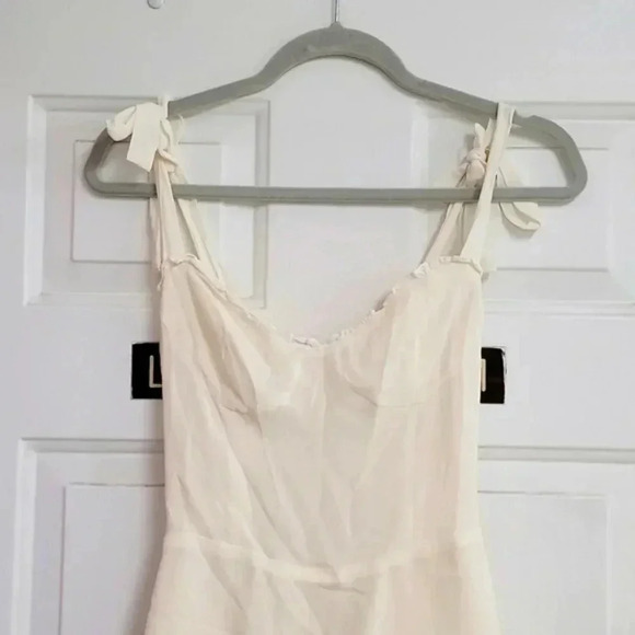 Reformation Christine Dress in Ivory - Picture 4 of 15